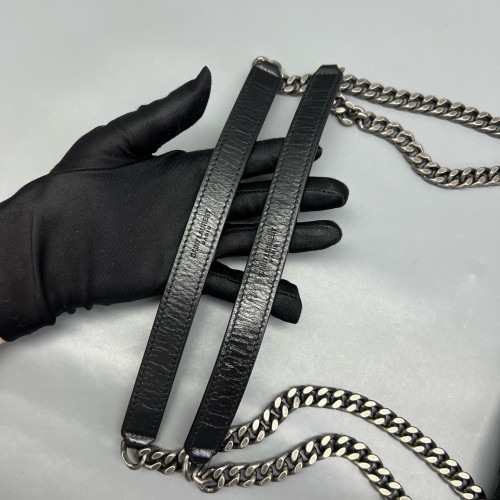 Yves Saint Laurent Medium Niki Chain Pull Up Leather Black
