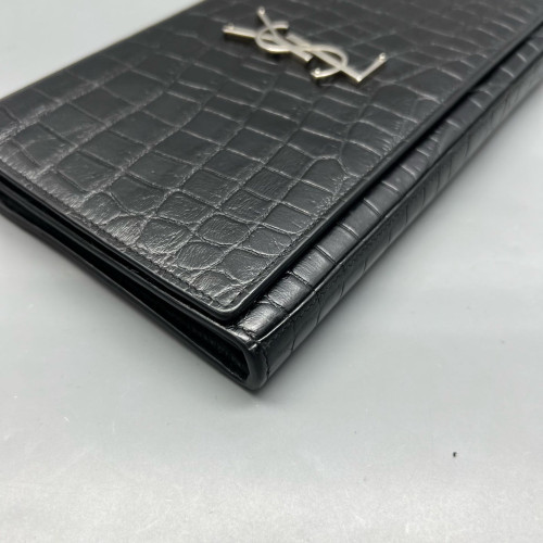 Yves Saint Laurent Medium Classic Kate Calfskin Crocodile Embossed Black Yves Saint Laurent Medium Classic Kate Calfskin Crocodile Embossed Black