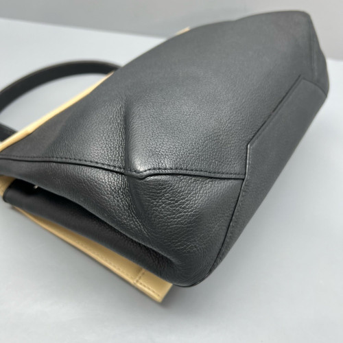 Louis Vuitton Lockme Hobo Calfskin White Black
