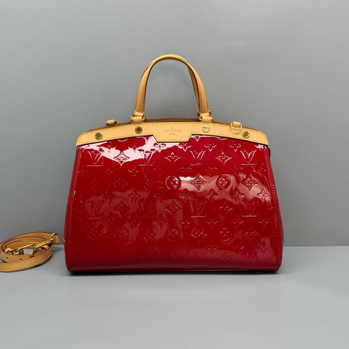 Louis Vuitton Brea MM Vernis Red