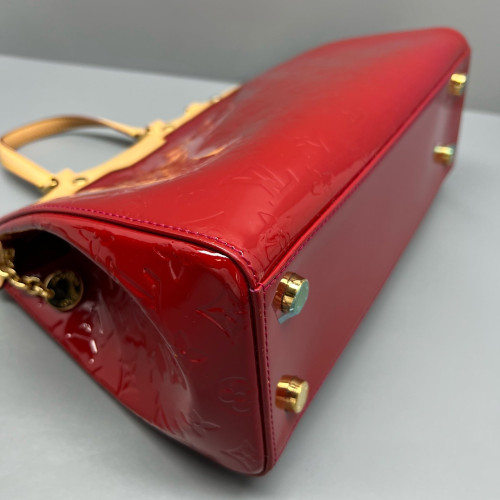 Louis Vuitton Brea MM Vernis Red
