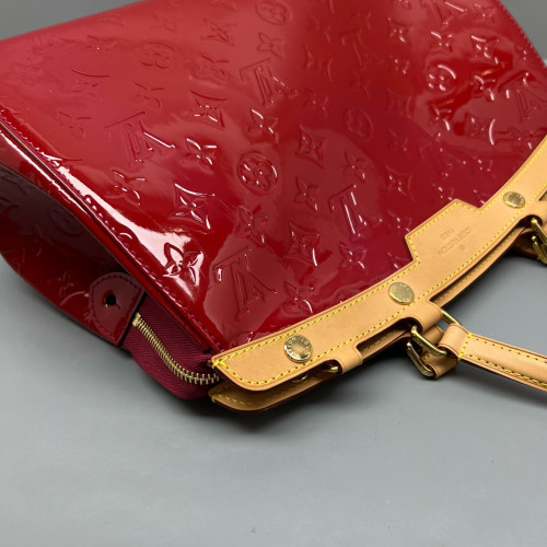 Louis Vuitton Brea MM Vernis Red