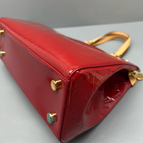 Louis Vuitton Brea MM Vernis Red