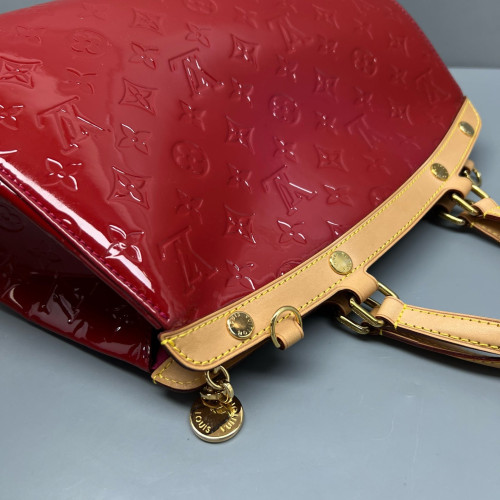 Louis Vuitton Brea MM Vernis Red