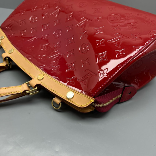Louis Vuitton Brea MM Vernis Red
