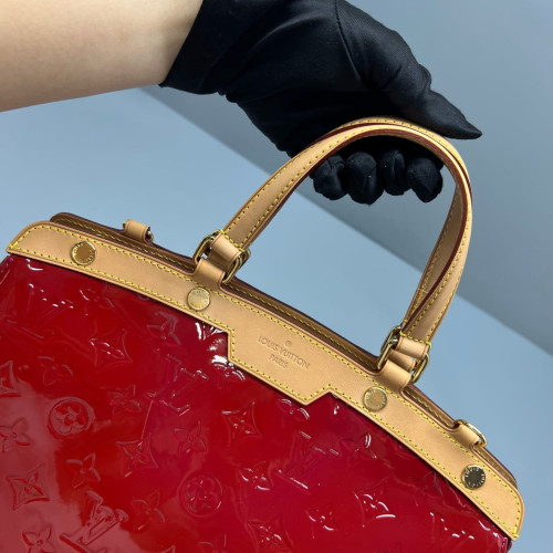 Louis Vuitton Brea MM Vernis Red