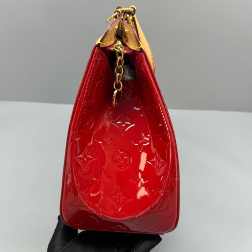 Louis Vuitton Brea MM Vernis Red