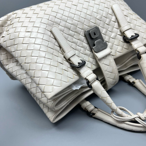Bottega Veneta Small Roma Tote Bag Lambskin Intrecciato Nappa White