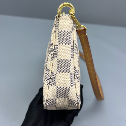 Louis Vuitton Pochette Accessories 22 Damier Azur Beige