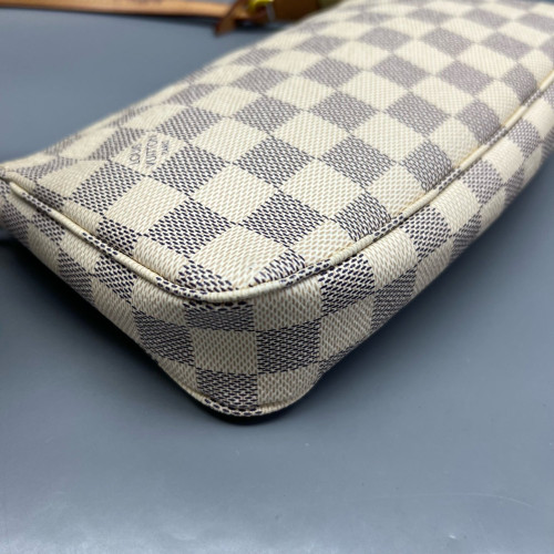 Louis Vuitton Pochette Accessories 22 Damier Azur Beige