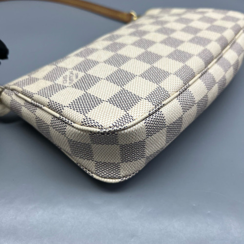 Louis Vuitton Pochette Accessories 22 Damier Azur Beige
