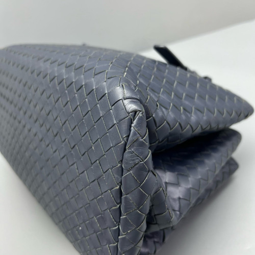 Bottega Veneta Medium Roma Tote Bag Calfskin Intrecciato Dark Blue Bottega Veneta Medium Roma Tote Bag Calfskin Intrecciato Dark Blue