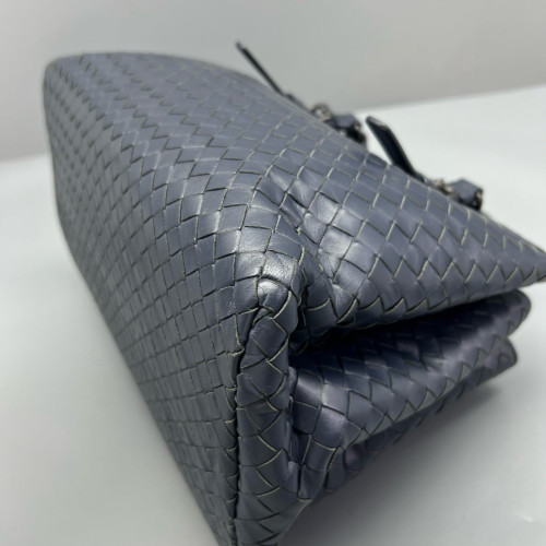 Bottega Veneta Medium Roma Tote Bag Calfskin Intrecciato Dark Blue Bottega Veneta Medium Roma Tote Bag Calfskin Intrecciato Dark Blue