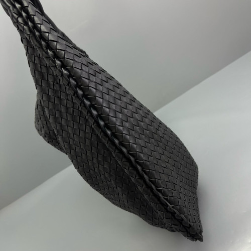 Bottega Veneta Maxi Veneta Hobo Calfskin Intrecciato Black