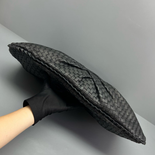 Bottega Veneta Maxi Veneta Hobo Calfskin Intrecciato Black