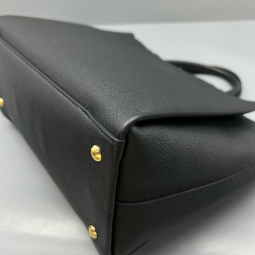Louis Vuitton Lockme Tote PM Calfskin Black