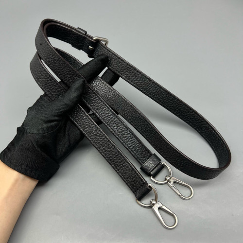 Louis Vuitton Capucines PM Calfskin Black
