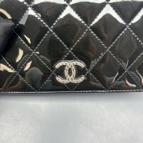 Chanel Quilted Continental Wallet Patent Calfskin Black