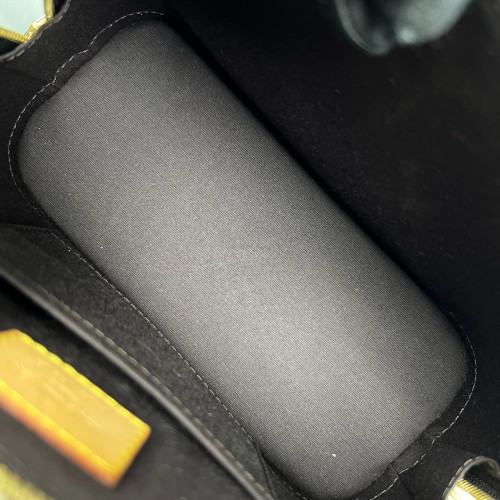 Louis Vuitton Alma BB Vernis Amarante