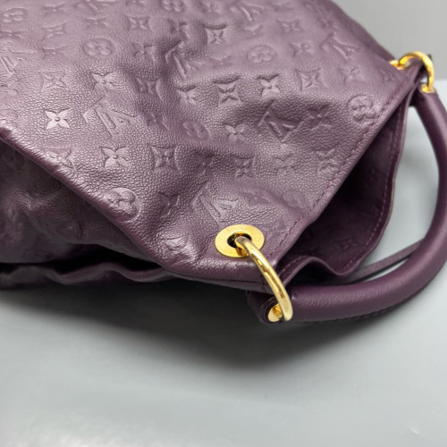 Louis Vuitton Artsy MM Calfskin Purple