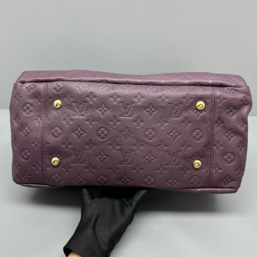 Louis Vuitton Artsy MM Calfskin Purple