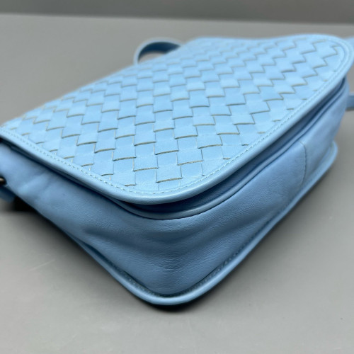 Bottega Veneta Messenger Lambskin Intrecciato Nappa Blue