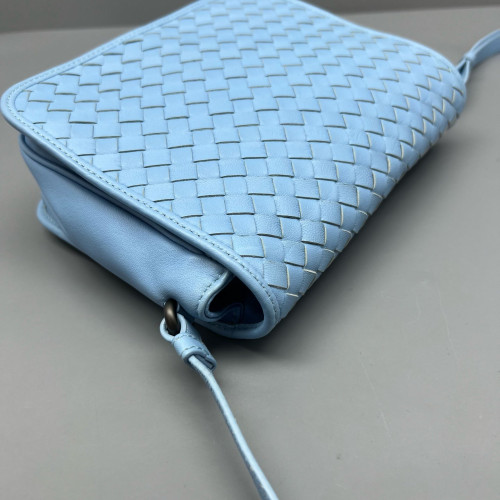 Bottega Veneta Messenger Lambskin Intrecciato Nappa Blue