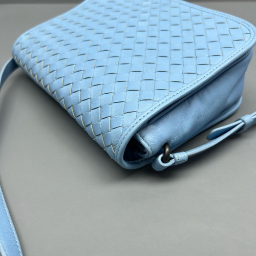 Bottega Veneta Messenger Lambskin Intrecciato Nappa Blue