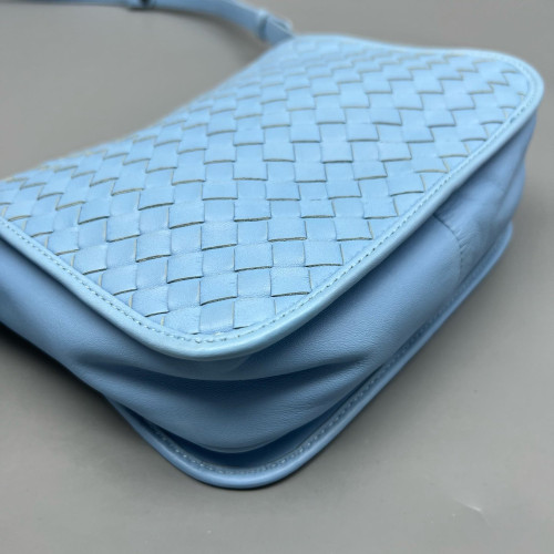 Bottega Veneta Messenger Lambskin Intrecciato Nappa Blue