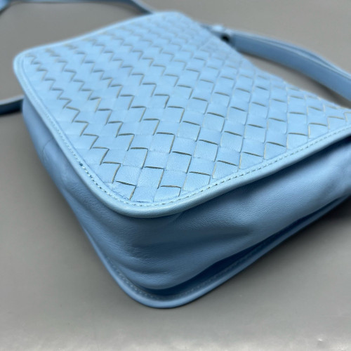 Bottega Veneta Messenger Lambskin Intrecciato Nappa Blue