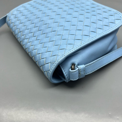 Bottega Veneta Messenger Lambskin Intrecciato Nappa Blue