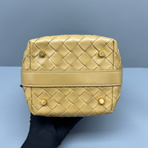 Bottega Veneta Hobo Lambskin Intrecciato Nappa Natural Tan