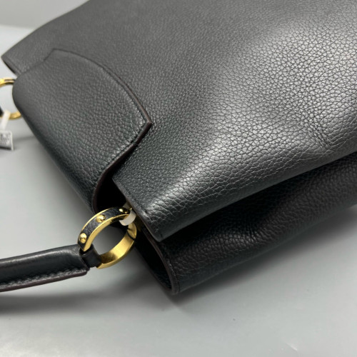 Louis Vuitton Capucines MM Calfskin Black