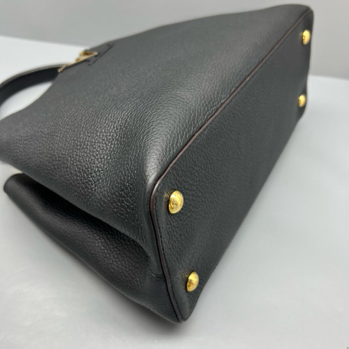 Louis Vuitton Capucines MM Calfskin Black