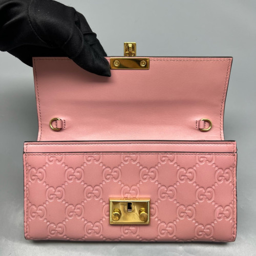 Gucci Padlock Continental Chain Wallet Guccissima Pink
