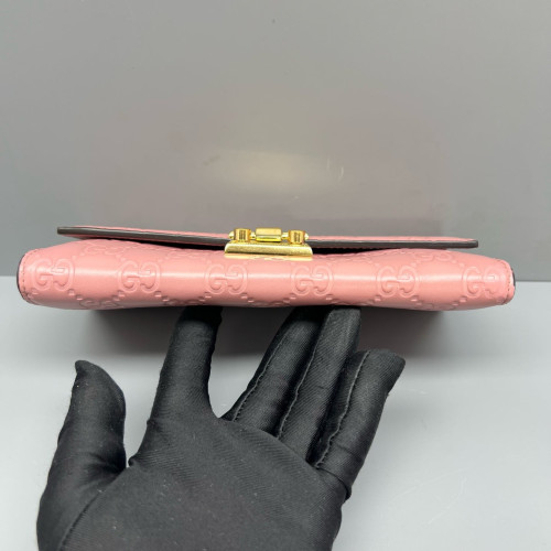 Gucci Padlock Continental Chain Wallet Guccissima Pink