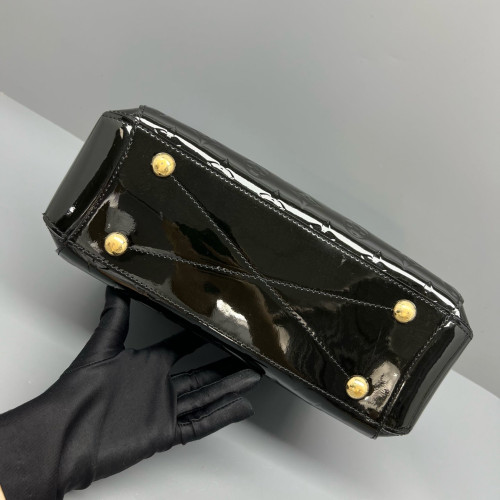 Louis Vuitton Montaigne BB Vernis Green