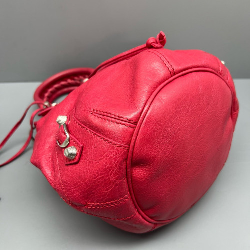 Balenciaga Bucket Calfskin Pink