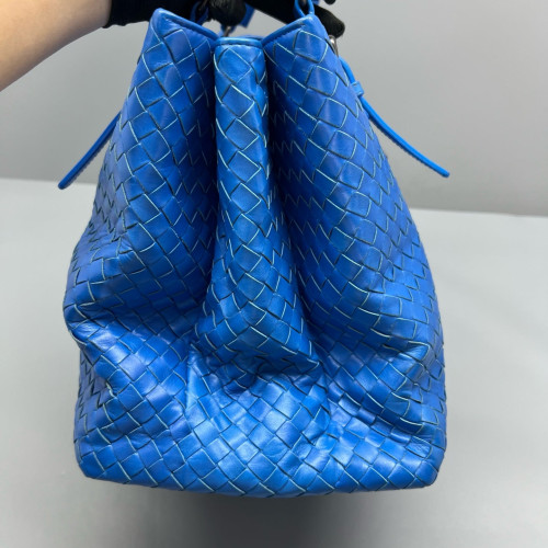 Bottega Veneta Large Roma Tote Bag Lambskin Intrecciato Nappa Blue Bottega Veneta Large Roma Tote Bag Lambskin Intrecciato Nappa Blue
