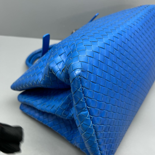 Bottega Veneta Large Roma Tote Bag Lambskin Intrecciato Nappa Blue Bottega Veneta Large Roma Tote Bag Lambskin Intrecciato Nappa Blue