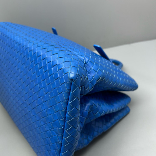 Bottega Veneta Large Roma Tote Bag Lambskin Intrecciato Nappa Blue Bottega Veneta Large Roma Tote Bag Lambskin Intrecciato Nappa Blue