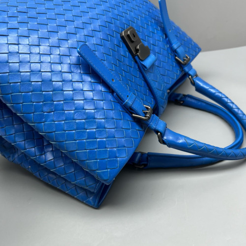 Bottega Veneta Large Roma Tote Bag Lambskin Intrecciato Nappa Blue Bottega Veneta Large Roma Tote Bag Lambskin Intrecciato Nappa Blue