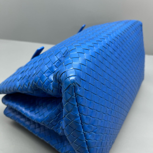 Bottega Veneta Large Roma Tote Bag Lambskin Intrecciato Nappa Blue Bottega Veneta Large Roma Tote Bag Lambskin Intrecciato Nappa Blue