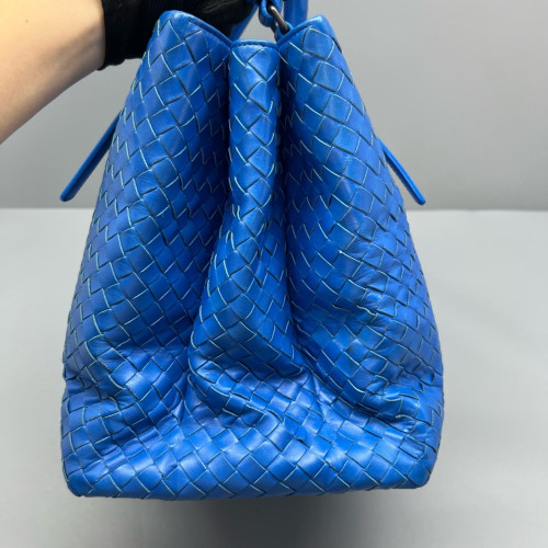 Bottega Veneta Large Roma Tote Bag Lambskin Intrecciato Nappa Blue Bottega Veneta Large Roma Tote Bag Lambskin Intrecciato Nappa Blue