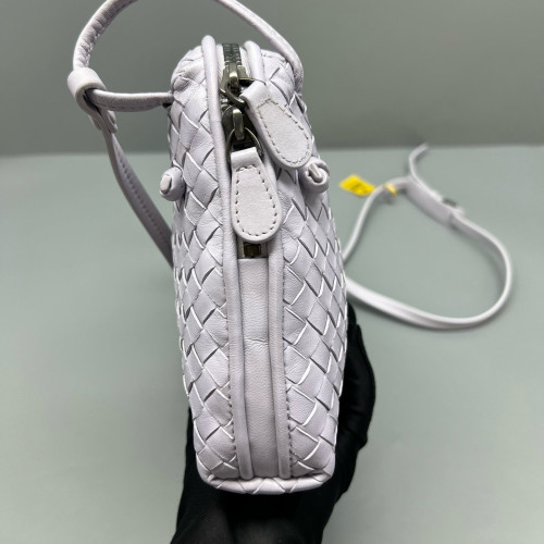 Bottega Veneta Camera Case Lambskin Intrecciato Nappa Light Purple