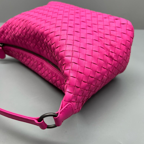 Bottega Veneta Hobo Lambskin Intrecciato Nappa Fuchsia Bottega Veneta Hobo Lambskin Intrecciato Nappa Fuchsia
