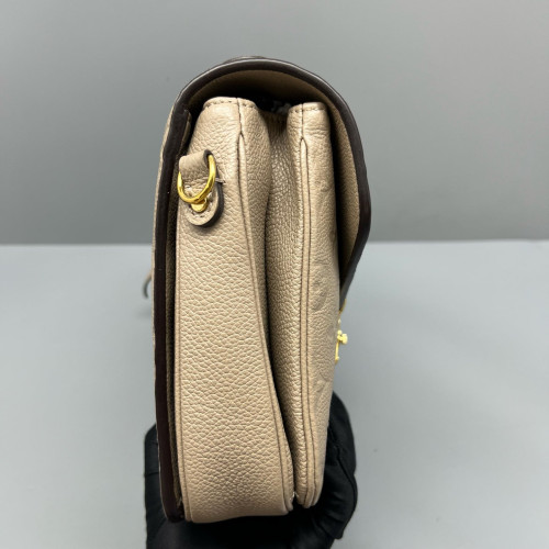 Louis Vuitton Pochette Metis Monogram Empreinte Taupe