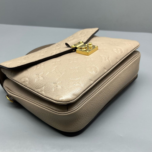Louis Vuitton Pochette Metis Monogram Empreinte Taupe
