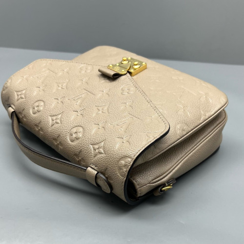 Louis Vuitton Pochette Metis Monogram Empreinte Taupe