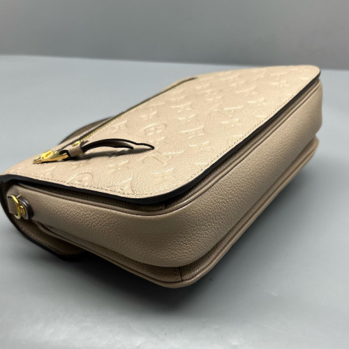 Louis Vuitton Pochette Metis Monogram Empreinte Taupe